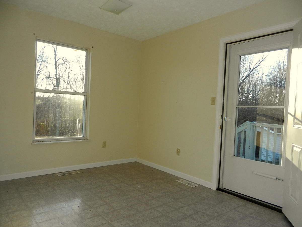 547 Pea Ridge Road Sunbright, TN 37872 - Photo 9 of 17 15-DSCN3517