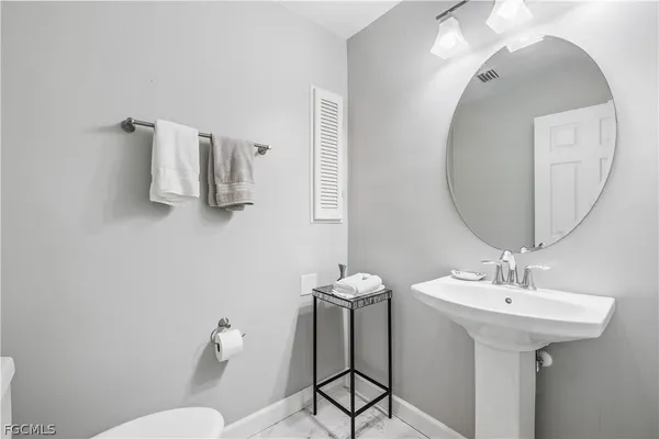 $895,000 | 3209 West Riverside Drive, Fort Myers, FL 33901