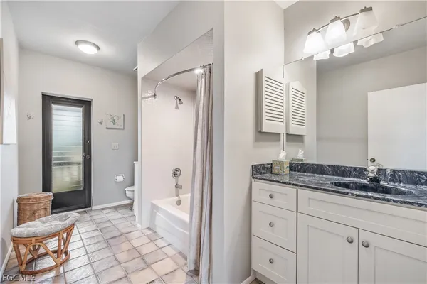$895,000 | 3209 West Riverside Drive, Fort Myers, FL 33901