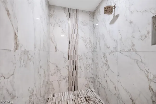 $895,000 | 3209 West Riverside Drive, Fort Myers, FL 33901