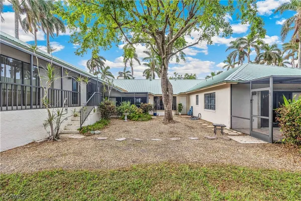 $895,000 | 3209 West Riverside Drive, Fort Myers, FL 33901