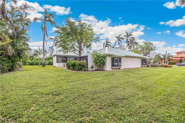 $895,000 | 3209 West Riverside Drive, Fort Myers, FL 33901
