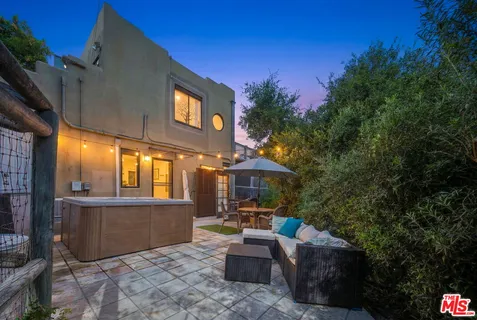 $2,825,000 | 26311 Fairside Road, Malibu, CA 90265