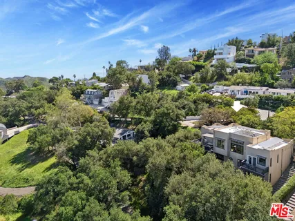 $2,825,000 | 26311 Fairside Road, Malibu, CA 90265