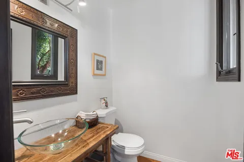 $2,825,000 | 26311 Fairside Road, Malibu, CA 90265