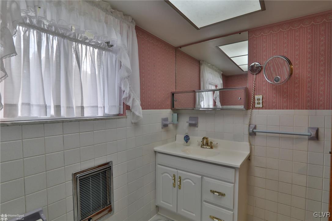 3720 Carter Road Bethlehem, PA 18020 - Photo 19 of 49 Gallery Image 19