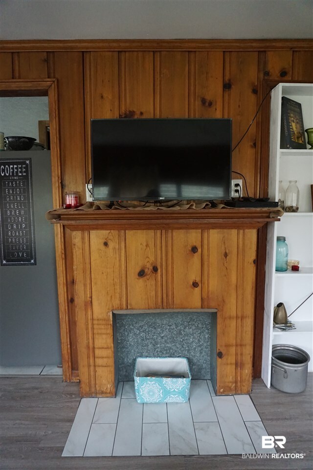 307 Weinacker Avenue Mobile, AL 36604 - Photo 6 of 26 Living Room Fireplace