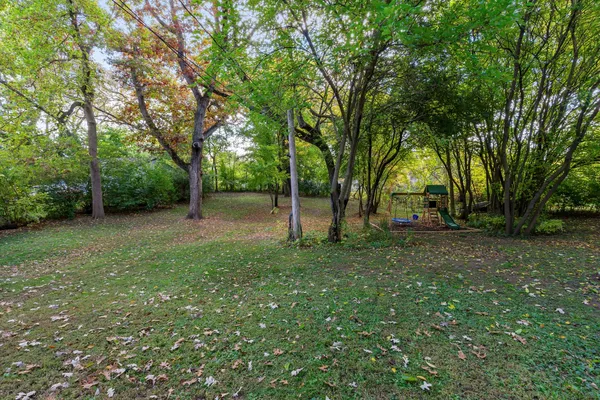 $319,000 | 5010 North Westwood Drive, McHenry, IL 60051