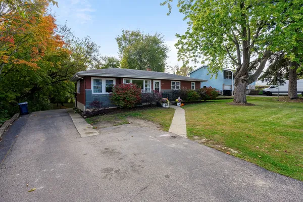$319,000 | 5010 North Westwood Drive, McHenry, IL 60051