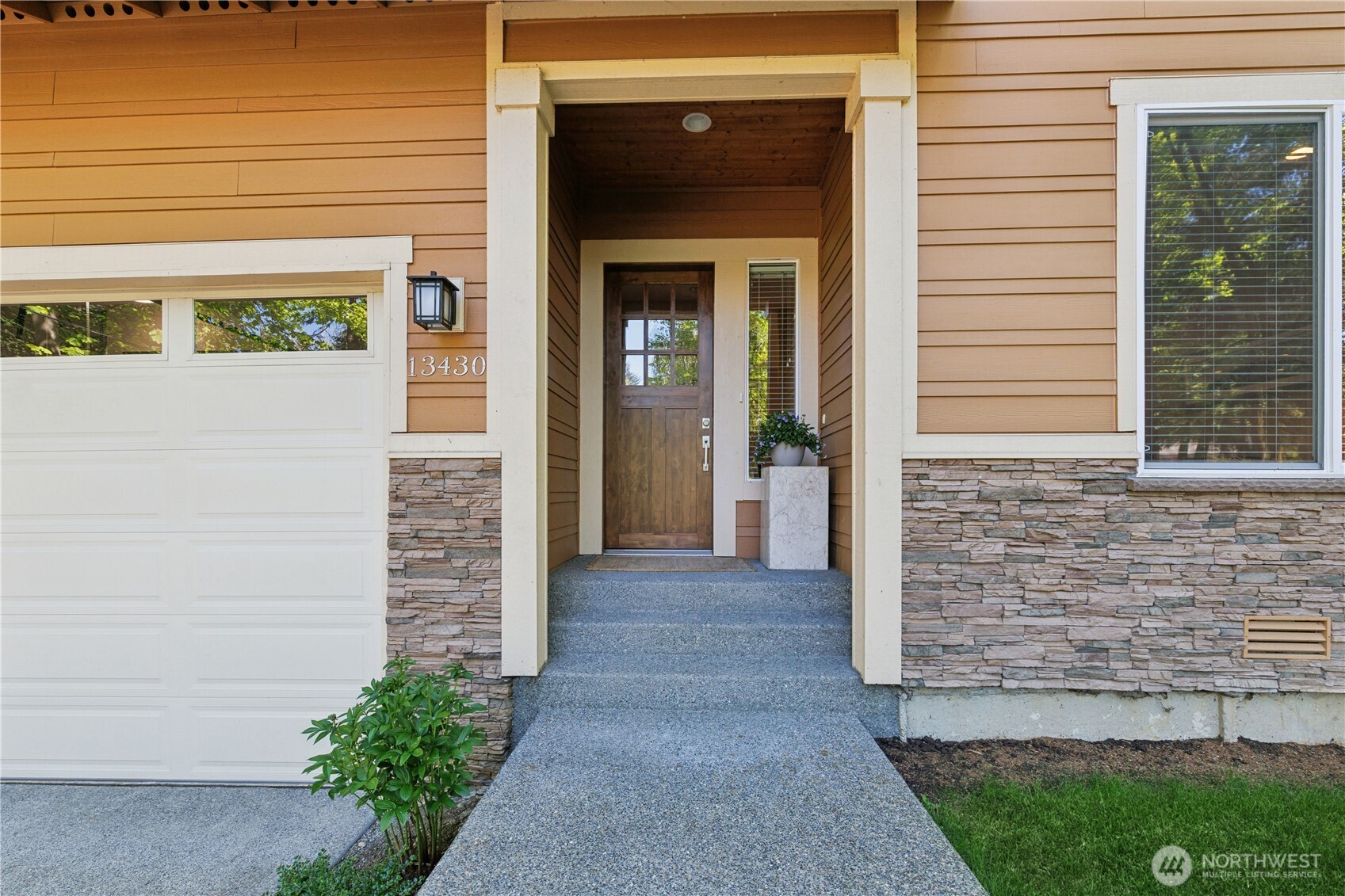 13430 Patriot Way Renton, WA 98059 - Photo 2 of 40