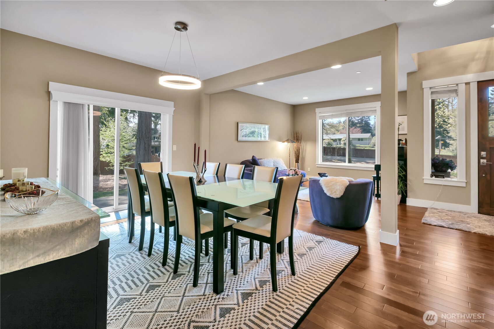 13430 Patriot Way Renton, WA 98059 - Photo 5 of 40