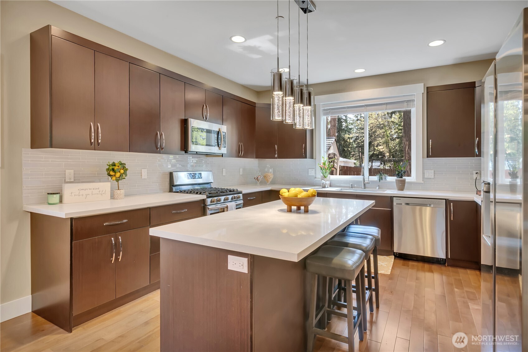 13430 Patriot Way Renton, WA 98059 - Photo 7 of 40