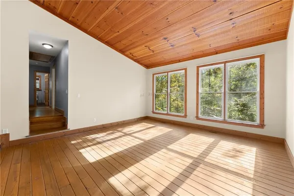 $374,999 | 773 Shorewood Circle, Toccoa, GA 30577