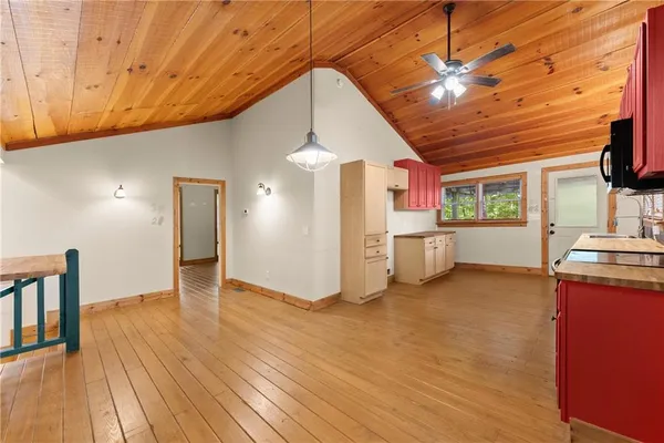 $374,999 | 773 Shorewood Circle, Toccoa, GA 30577