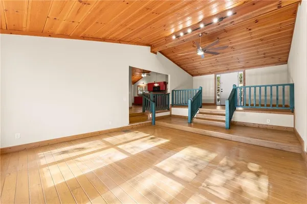 $374,999 | 773 Shorewood Circle, Toccoa, GA 30577