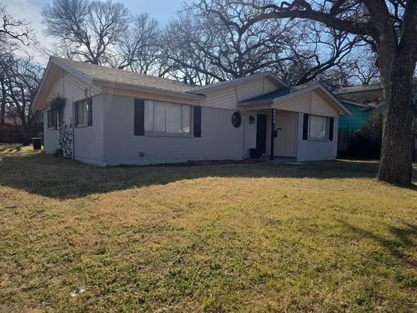 $1,795 | 5556 Mac Arthur Drive, Fort Worth, TX 76112