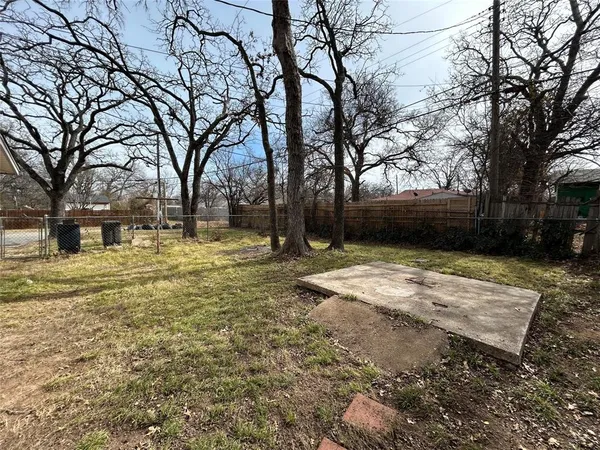 $1,795 | 5556 Mac Arthur Drive, Fort Worth, TX 76112