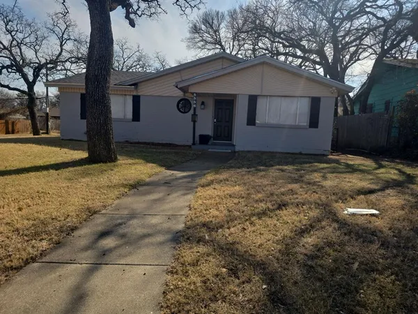 $1,795 | 5556 Mac Arthur Drive, Fort Worth, TX 76112