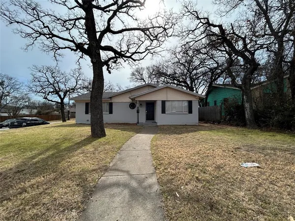 $1,795 | 5556 Mac Arthur Drive, Fort Worth, TX 76112