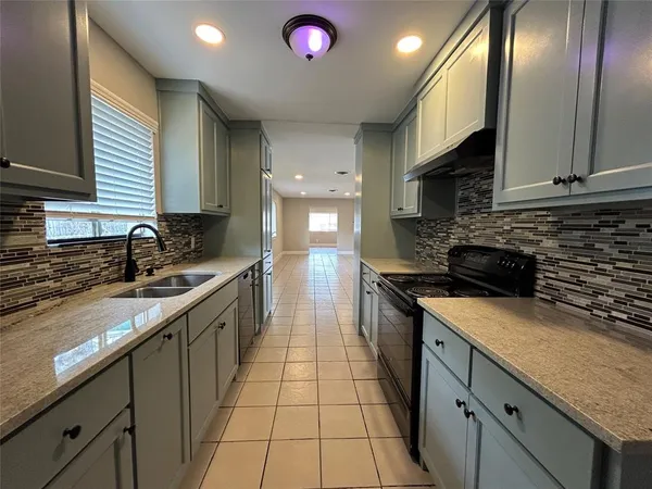 $1,795 | 5556 Mac Arthur Drive, Fort Worth, TX 76112