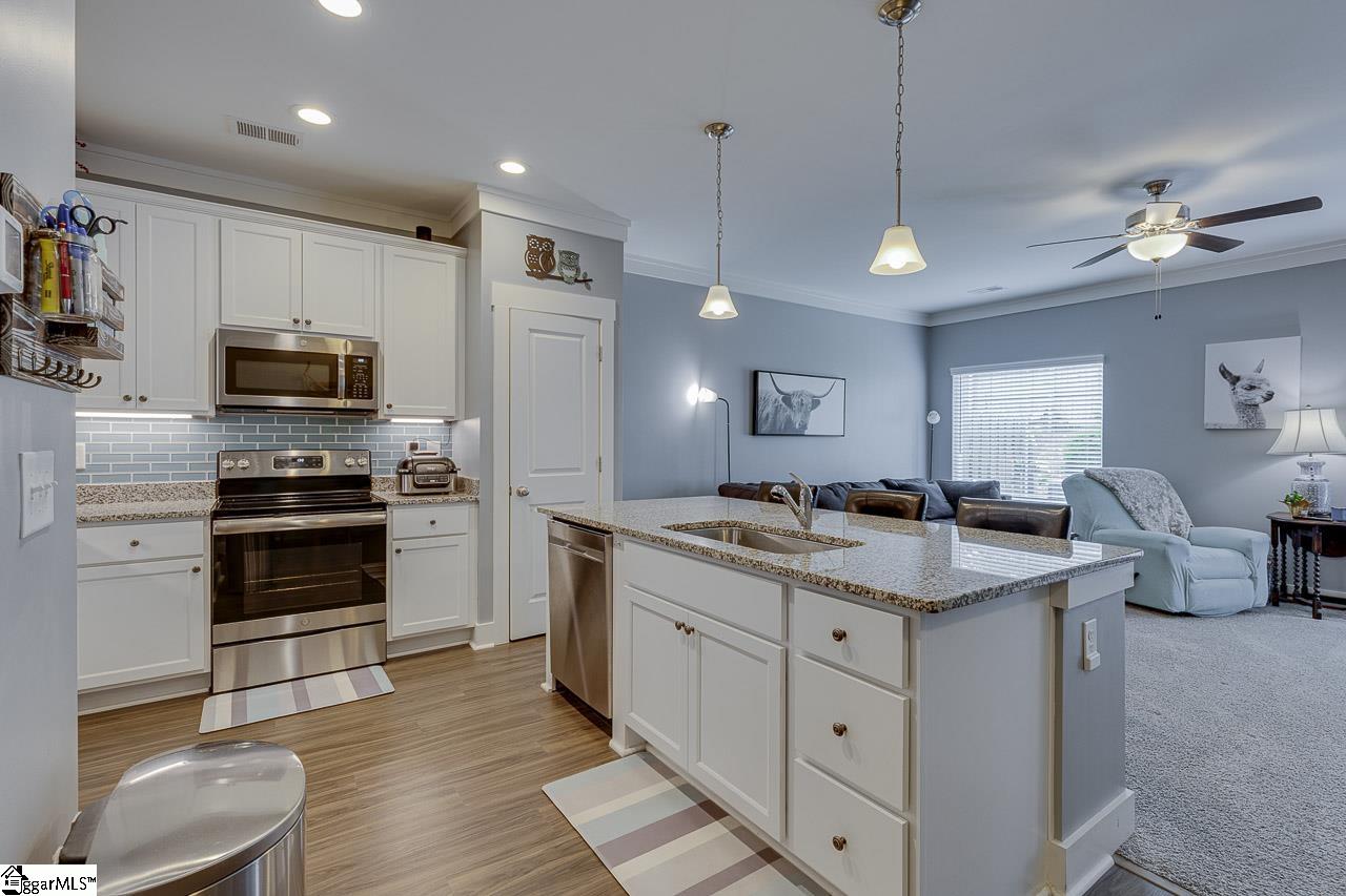 216 Button Willow Street Taylors, SC 29687 - Photo 7 of 35