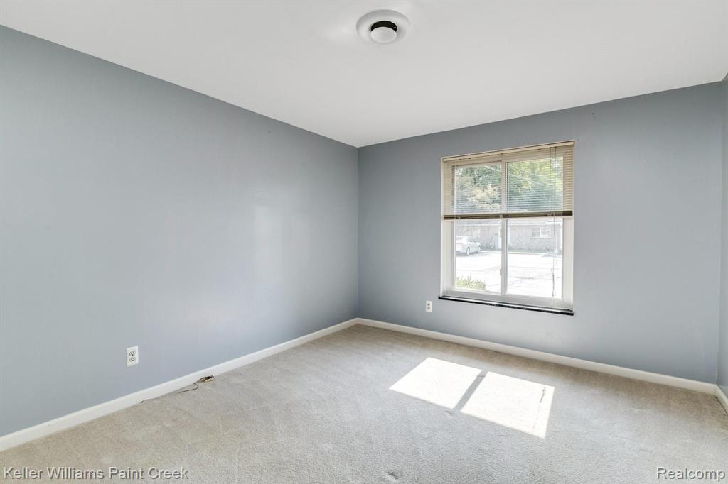 308 North Rochester Road, Unit 4 Clawson, MI 48017 - Photo 9 of 11