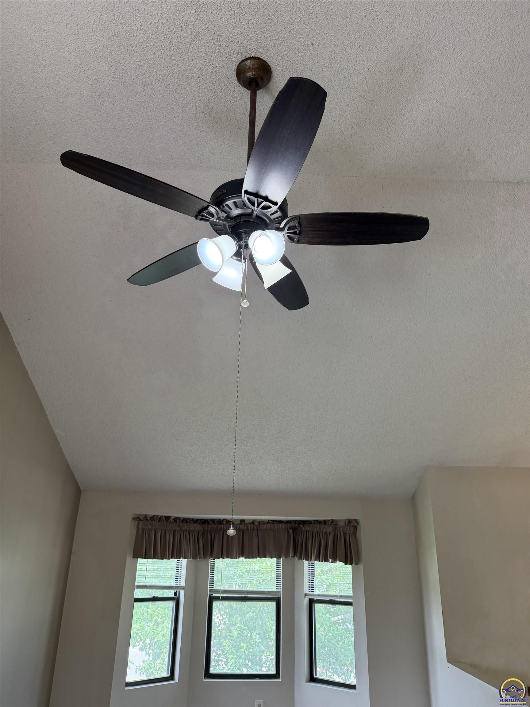 2514 Southwest Maxfield Road Topeka, KS 66614 - Photo 10 of 37