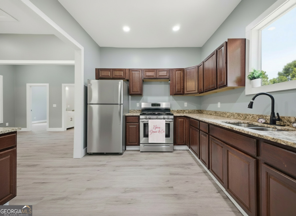 402 Evergreen Street Rome, GA 30161 - Photo 7 of 28