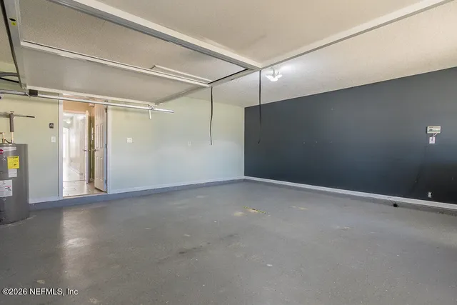 a view of a entrance gate of the house