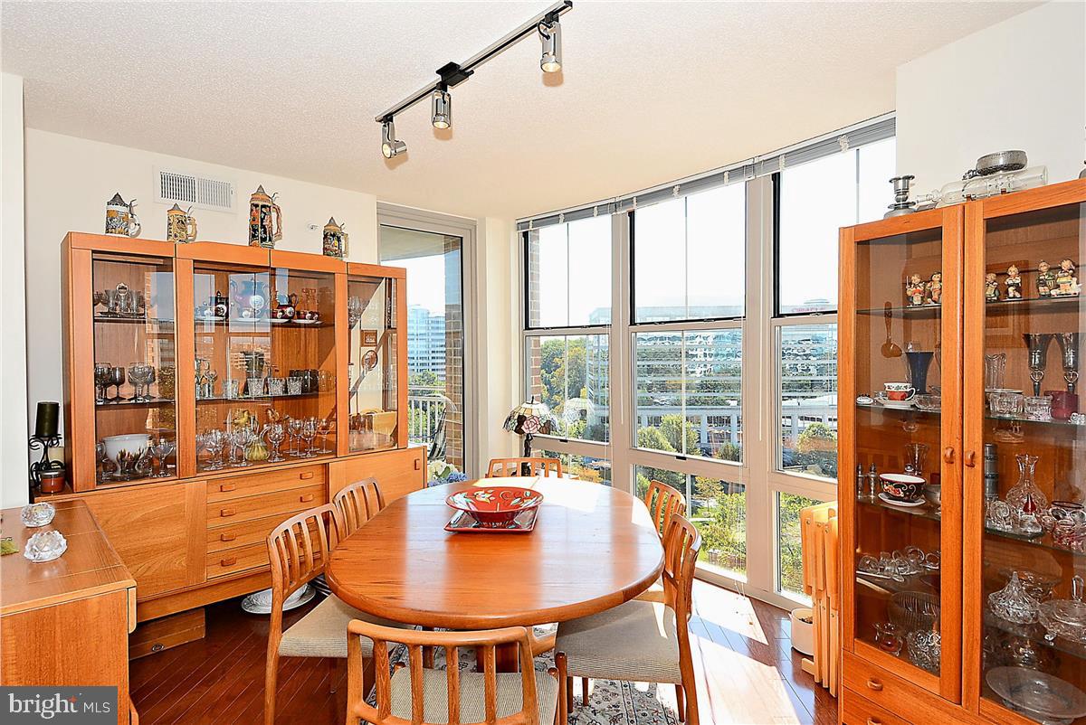 11800 Sunset Hills Road, Unit 1114 Reston, VA 20190 - Photo 39 of 56 Dining Area