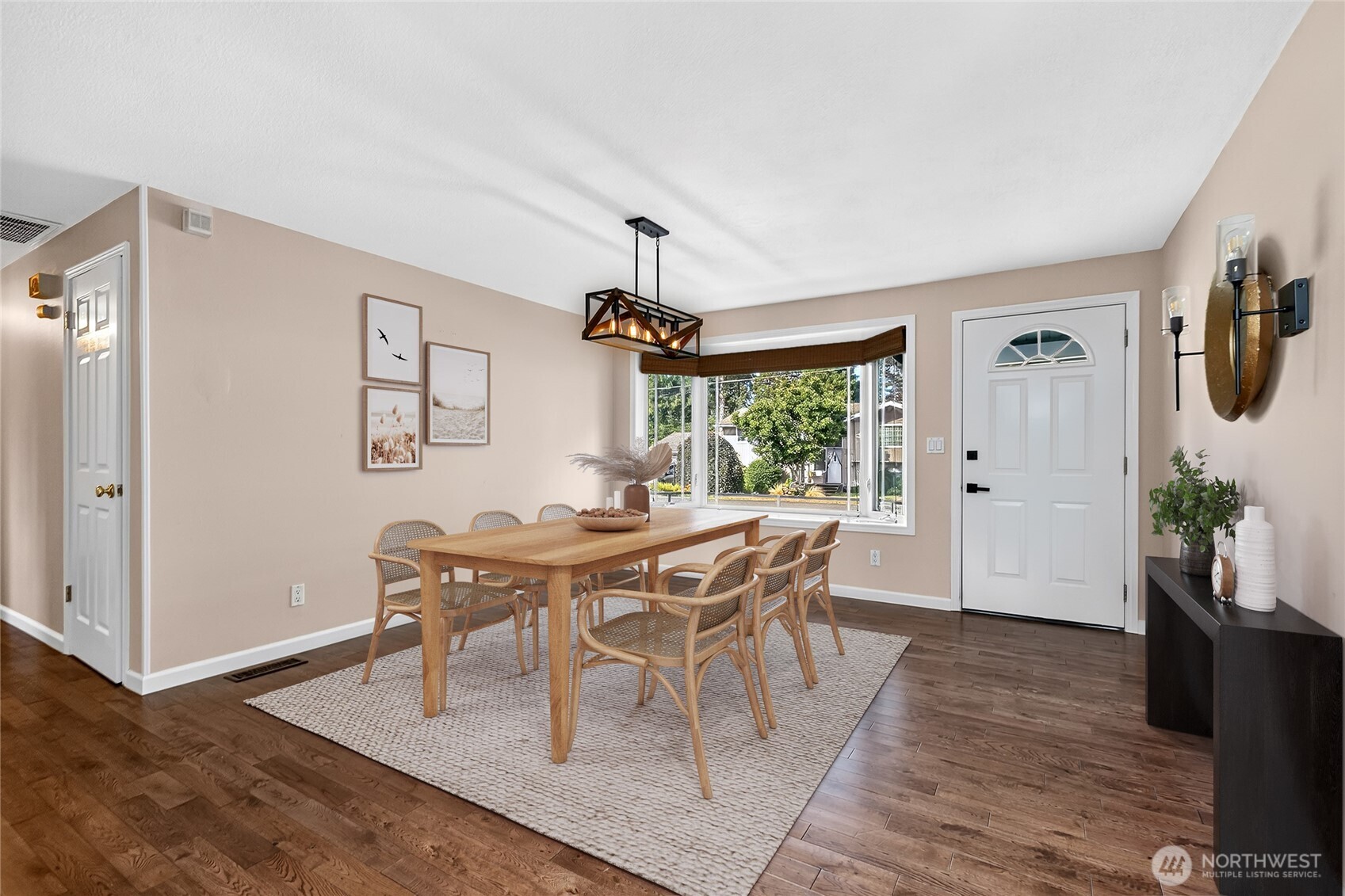 19032 86th Avenue Northeast Bothell, WA 98011 - Photo 4 of 32 Gallery Image 4