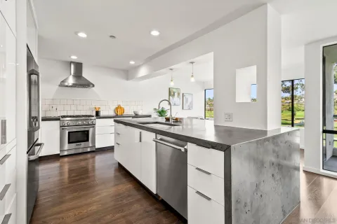 $825,000 | 2556 Navarra Drive, Unit C, Carlsbad, CA 92009