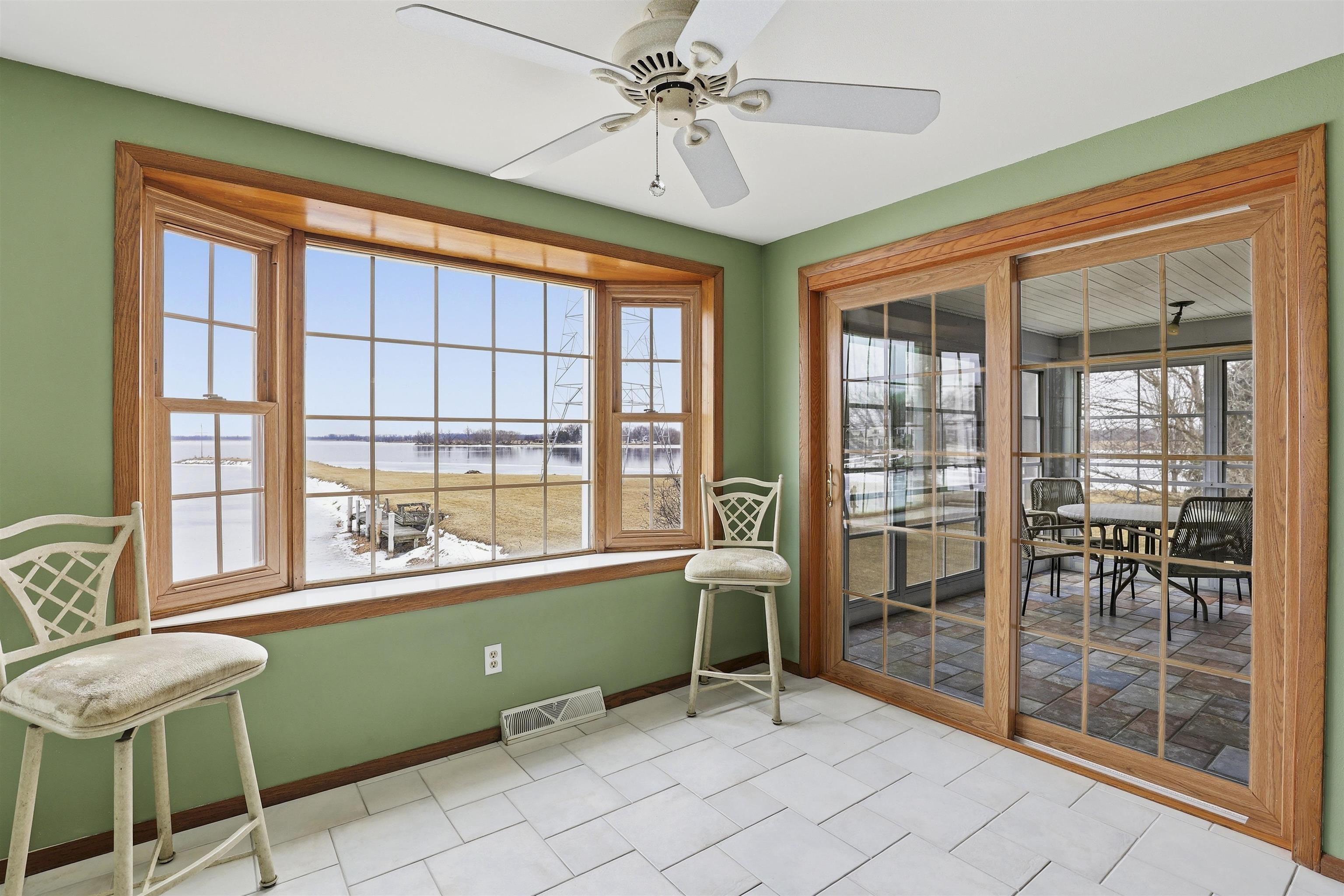 195 Captains Court Winneconne, WI 54986 - Photo 8 of 31