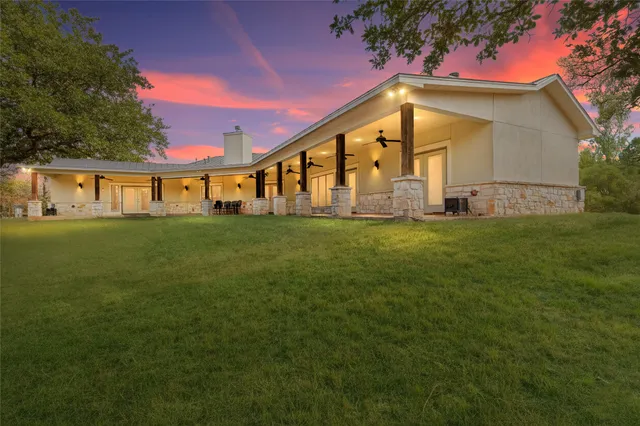 $889,999 | 120 State Loop 92, La Grange, TX 78945