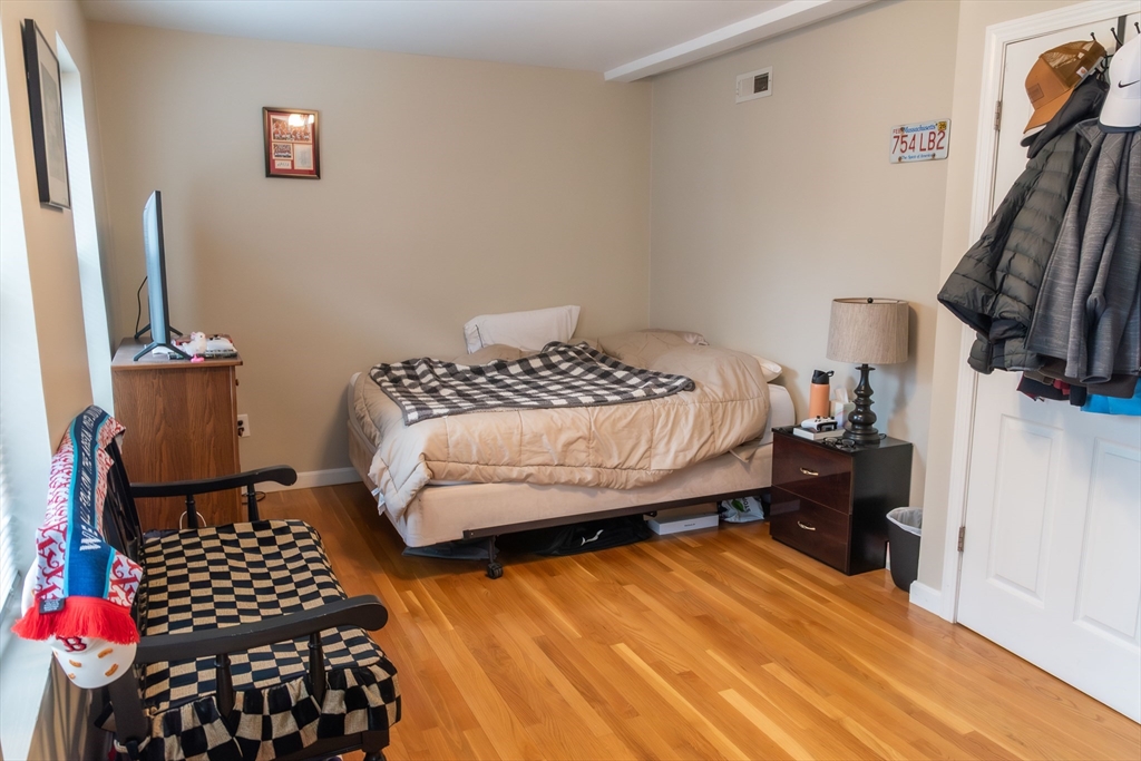 47 Ward Street Boston, MA 02127 - Photo 11 of 22