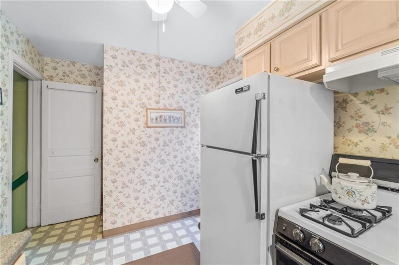 4637 East Willock Road Pittsburgh, PA 15227 - Photo 11 of 25 Gallery Image 11