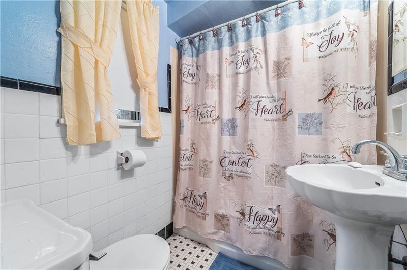 4637 East Willock Road Pittsburgh, PA 15227 - Photo 19 of 25 Gallery Image 19