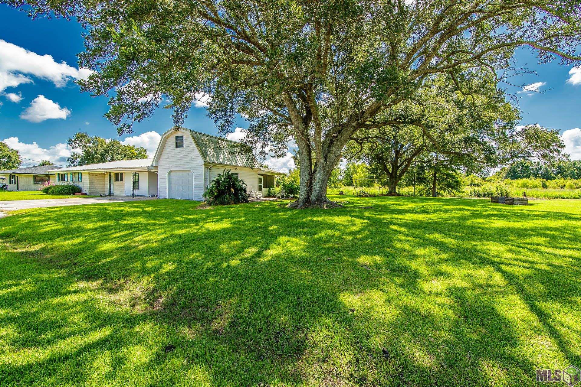405 4 Point Drive Raceland, LA 70394 - Photo 2 of 17