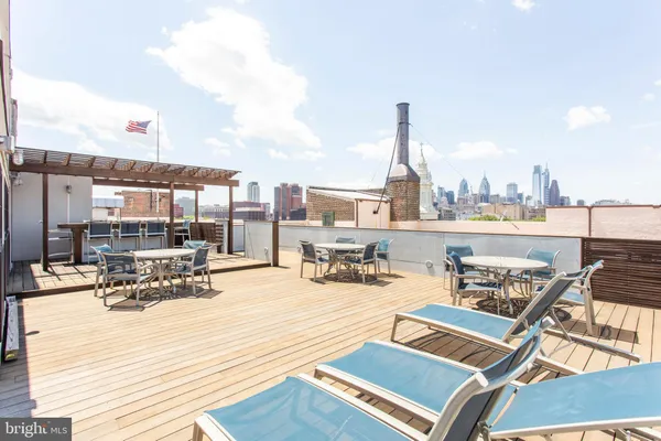 a view of utility room with washer and dryer