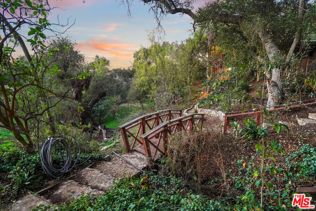 20881 Waveview Drive Topanga, CA 90290 - Photo 4 of 54