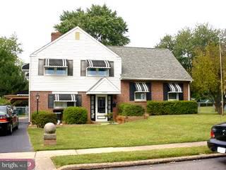 17 Weathervane Road Aston, PA 19014 - Photo 1 of 6 Gallery Image 1