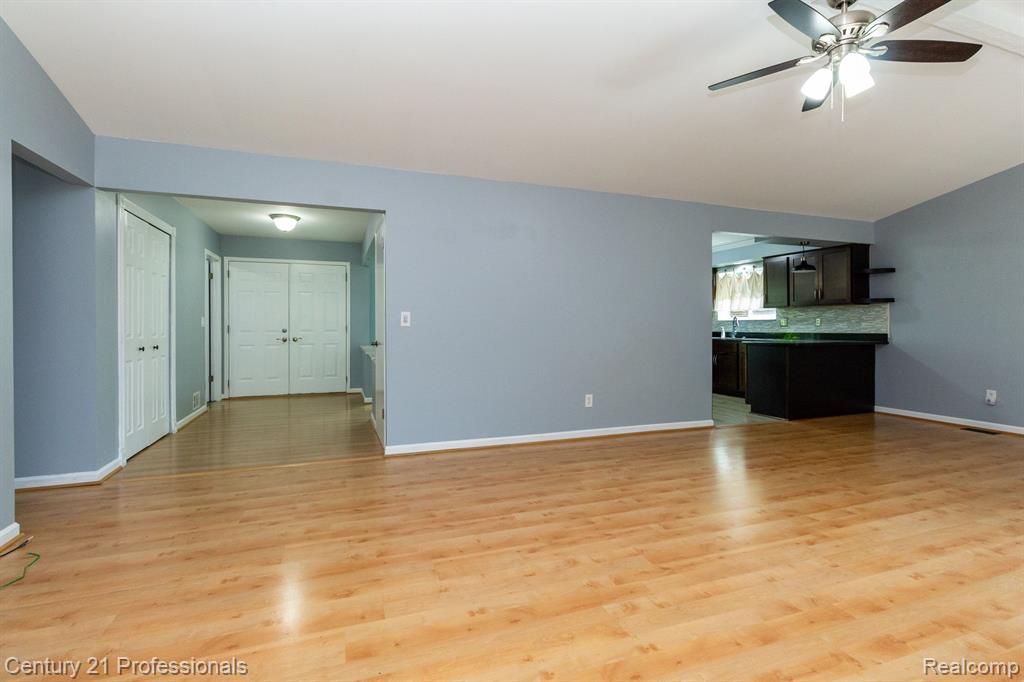 2226 Warrington Road Rochester Hills, MI 48307 - Photo 9 of 39
