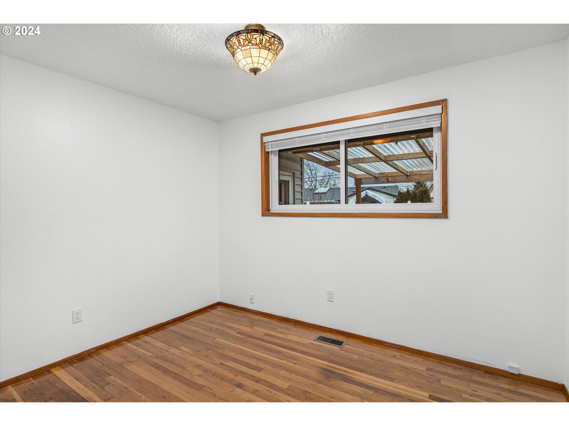 1587 Rainier Road Woodburn, OR 97071 - Photo 16 of 27 Gallery Image 16