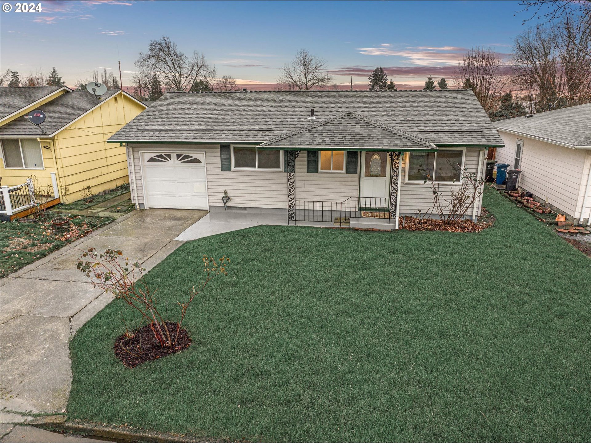 1587 Rainier Road Woodburn, OR 97071 - Photo 2 of 27 Gallery Image 2