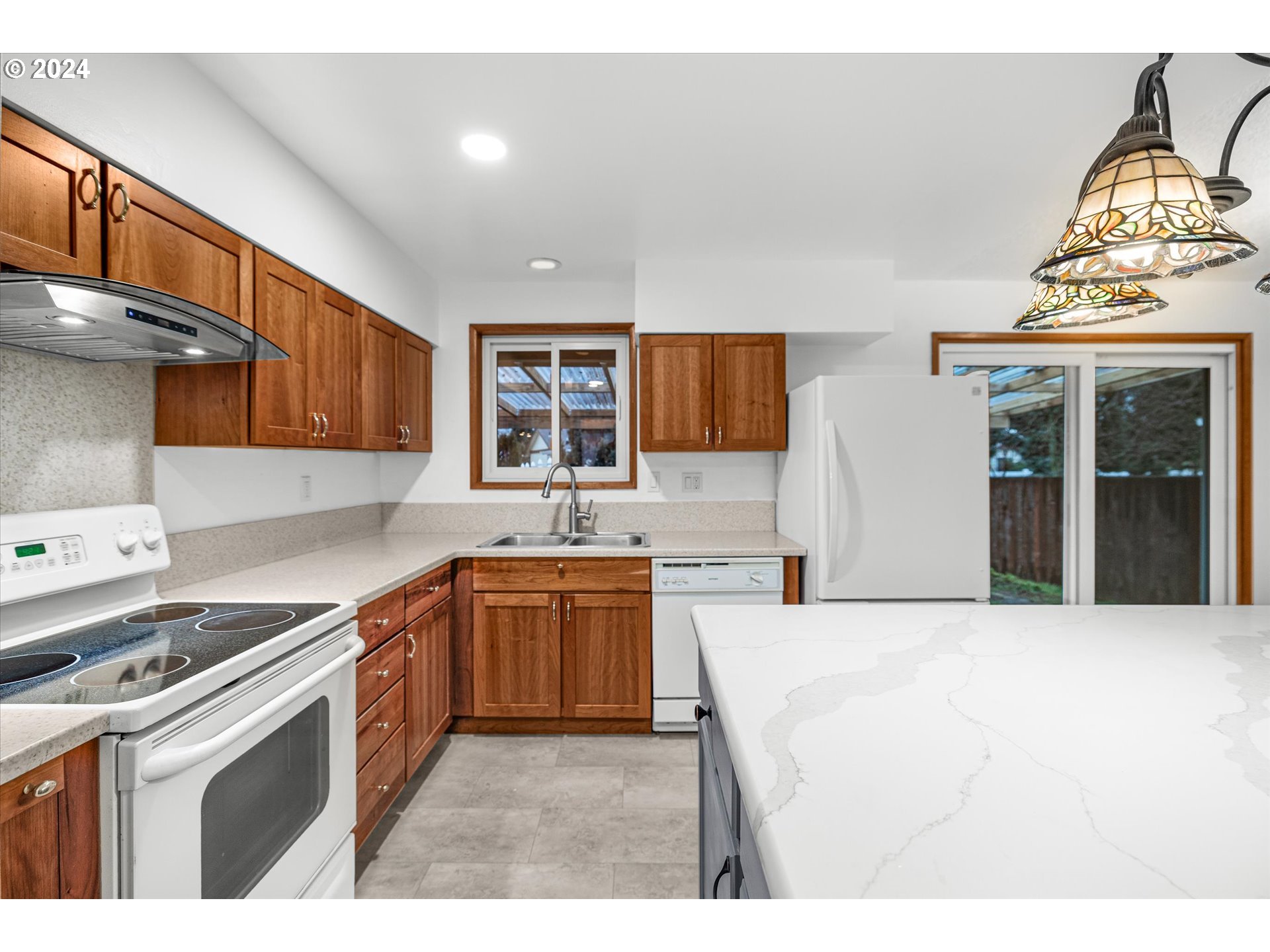 1587 Rainier Road Woodburn, OR 97071 - Photo 10 of 27 Gallery Image 10