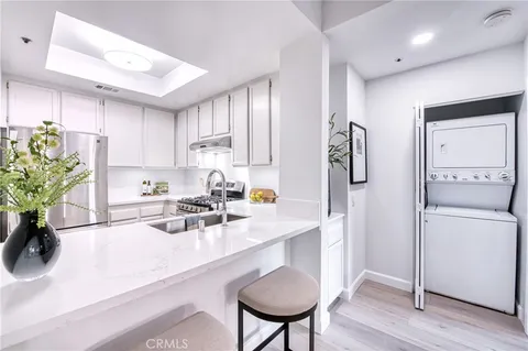 $798,000 | 245 South Holliston Avenue, Unit 109, Pasadena, CA 91106