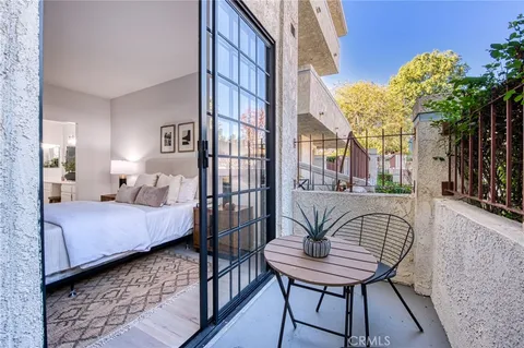 $798,000 | 245 South Holliston Avenue, Unit 109, Pasadena, CA 91106