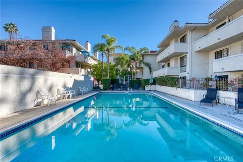$798,000 | 245 South Holliston Avenue, Unit 109, Pasadena, CA 91106