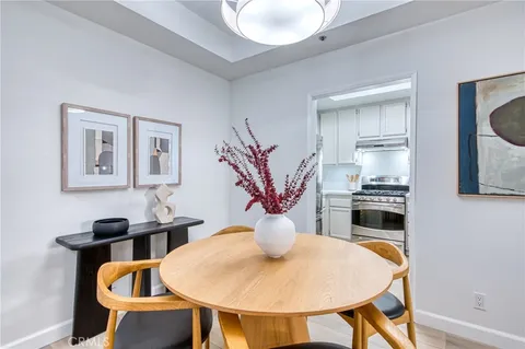 $798,000 | 245 South Holliston Avenue, Unit 109, Pasadena, CA 91106