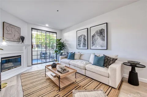 $798,000 | 245 South Holliston Avenue, Unit 109, Pasadena, CA 91106